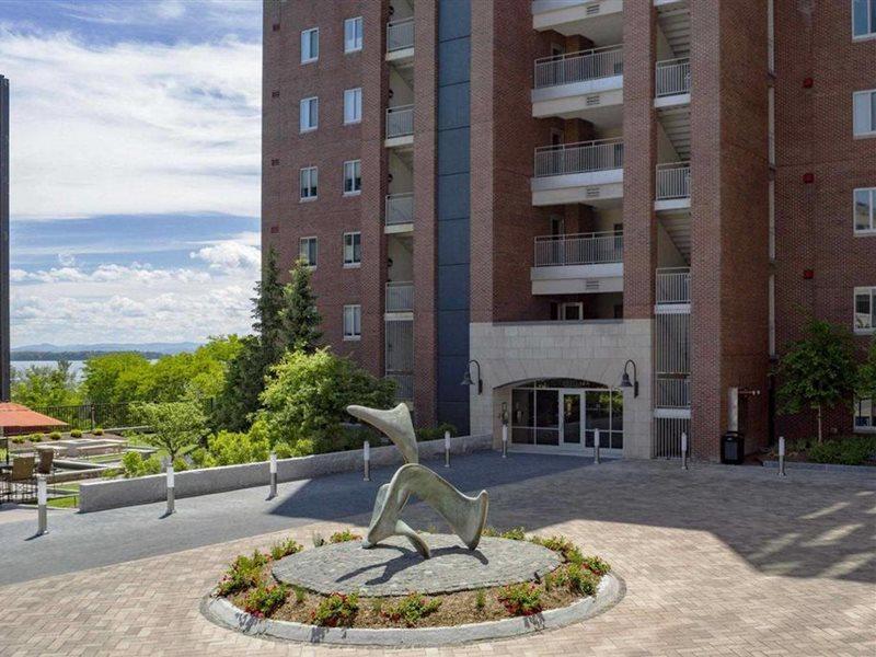 Courtyard Burlington Harbor Hotel Luaran gambar