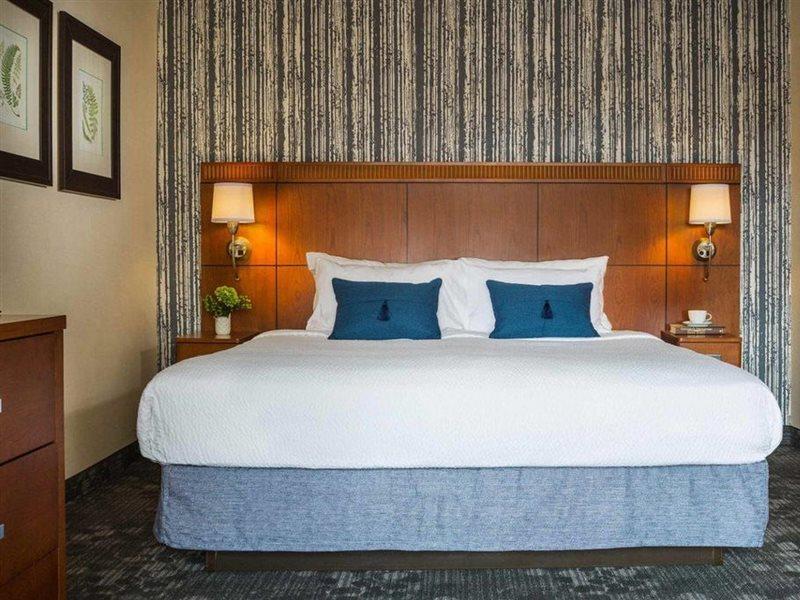 Courtyard Burlington Harbor Hotel Luaran gambar