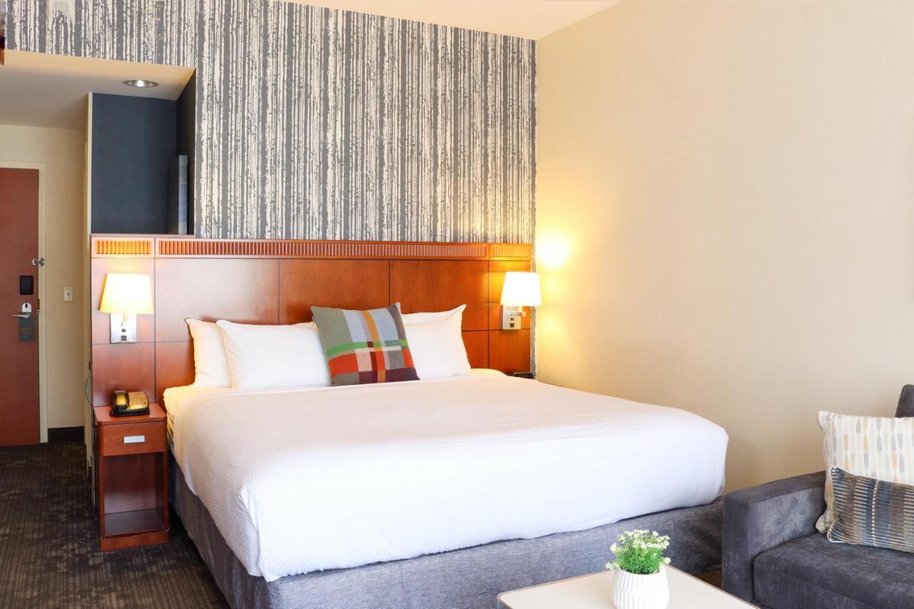 Courtyard Burlington Harbor Hotel Luaran gambar