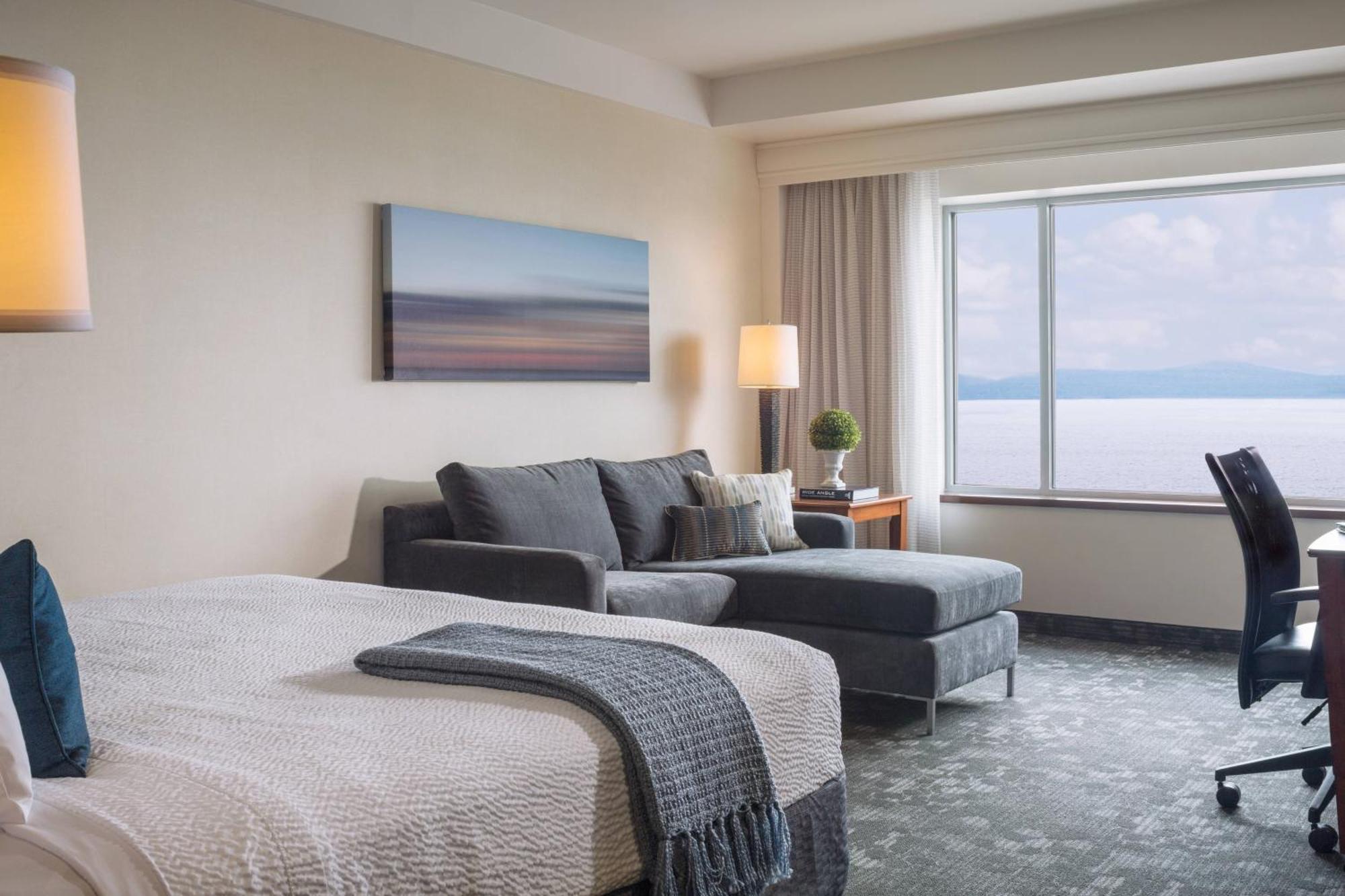 Courtyard Burlington Harbor Hotel Luaran gambar