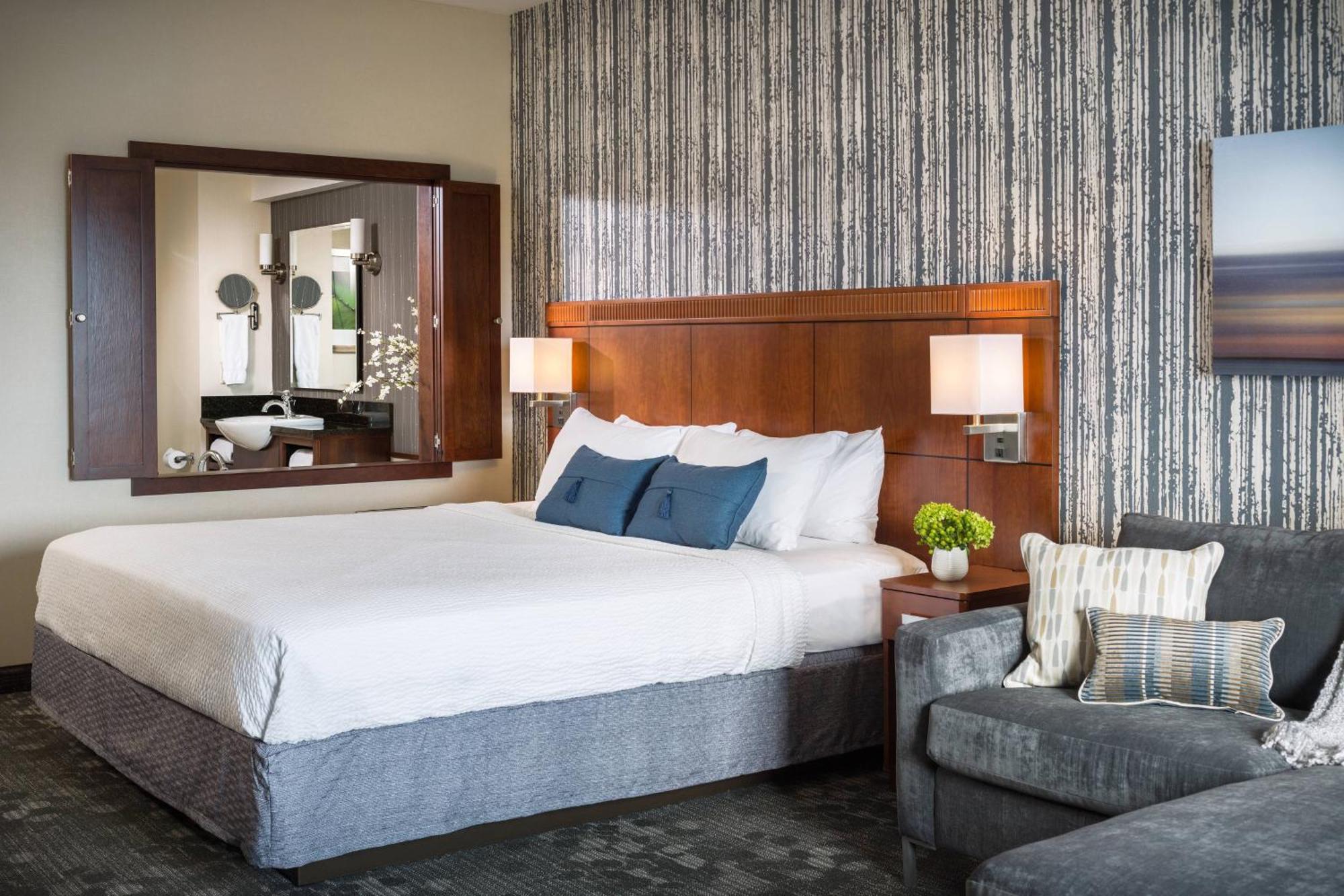 Courtyard Burlington Harbor Hotel Luaran gambar