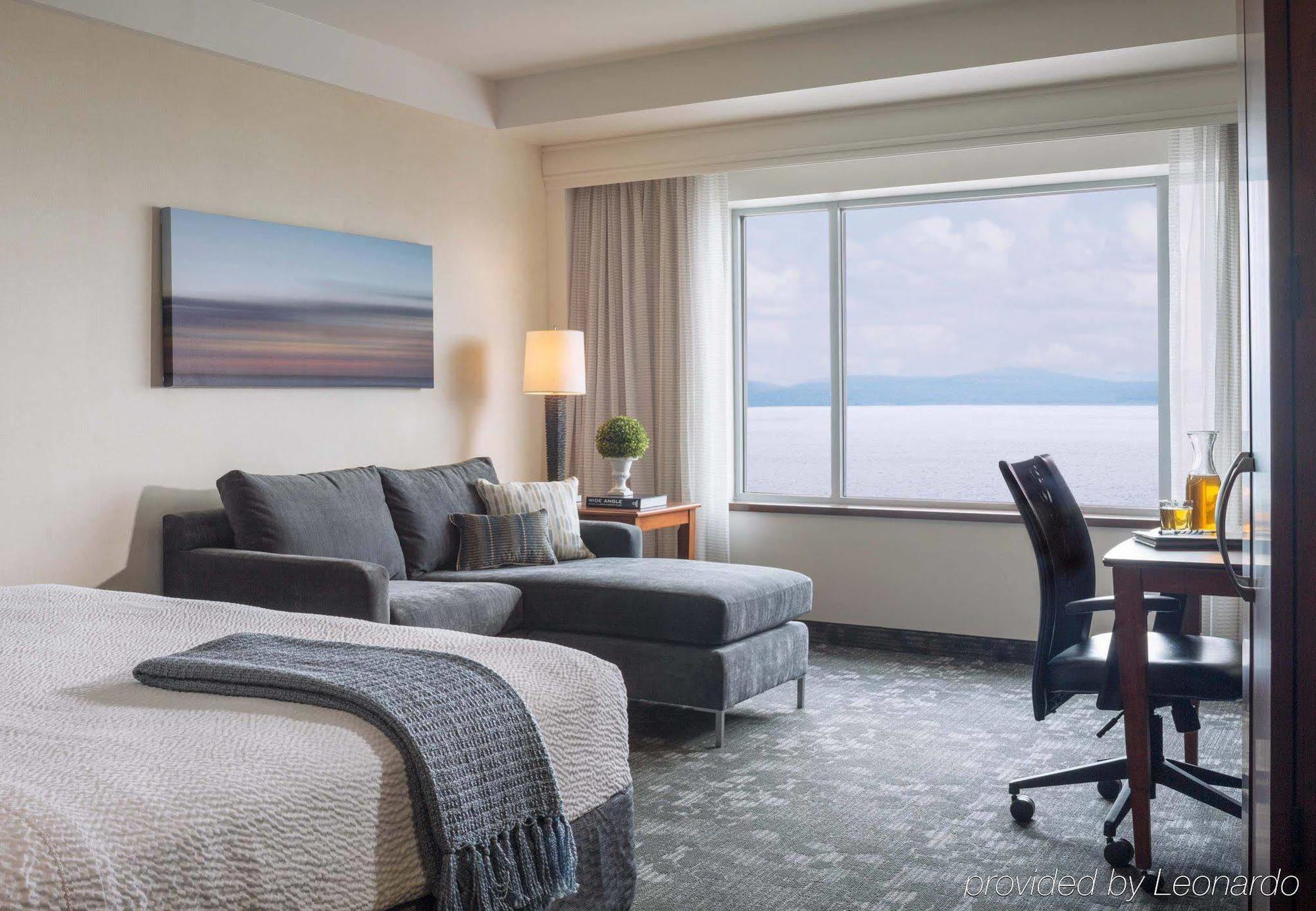 Courtyard Burlington Harbor Hotel Luaran gambar