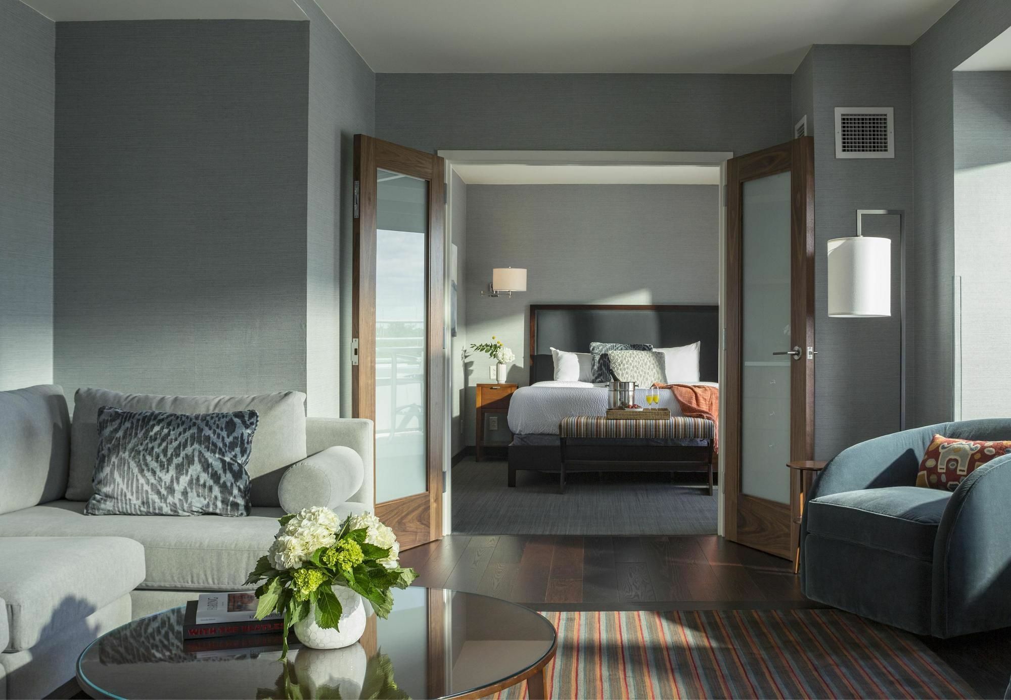 Courtyard Burlington Harbor Hotel Luaran gambar
