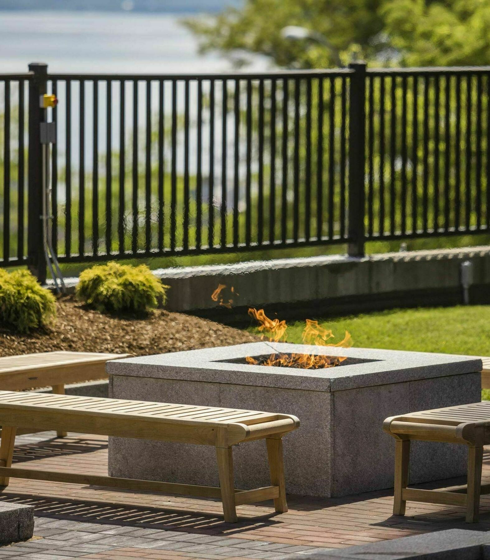 Courtyard Burlington Harbor Hotel Luaran gambar